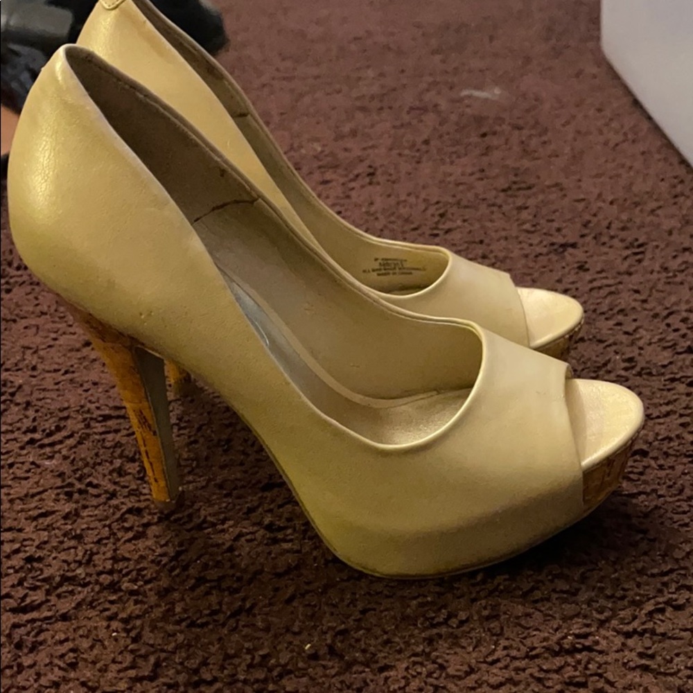 Jessic Simpson Nude Color Heels
